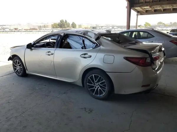 58ABK1GG1HU058428 2017 LEXUS ES - Image 2