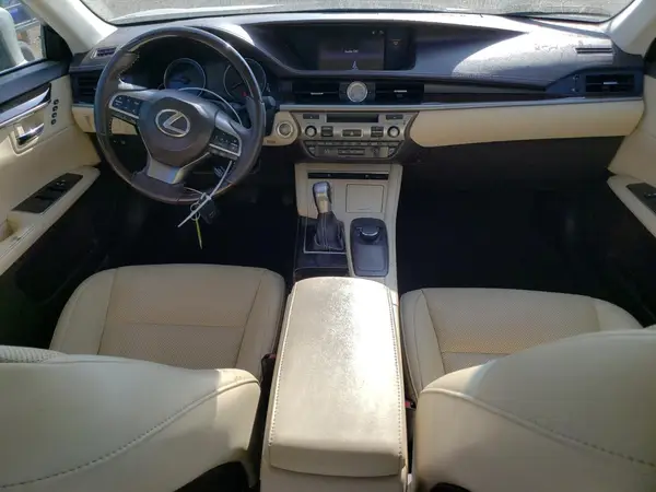 58ABK1GG1HU058669 2017 LEXUS ES - Image 8