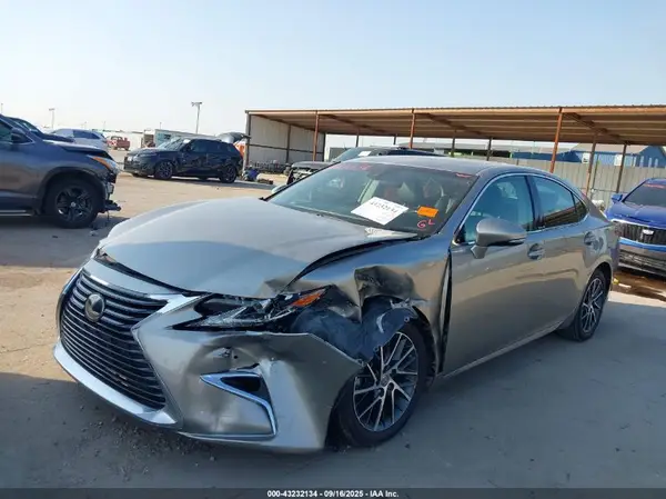 58ABK1GG1HU061295 2017 LEXUS ES - Image 2