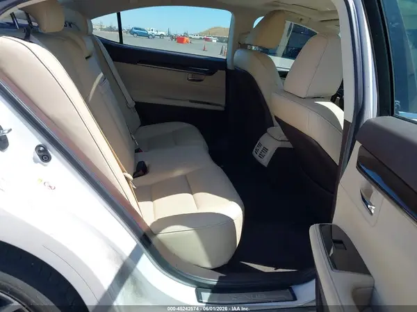 58ABK1GG1HU063175 2017 LEXUS ES - Image 8