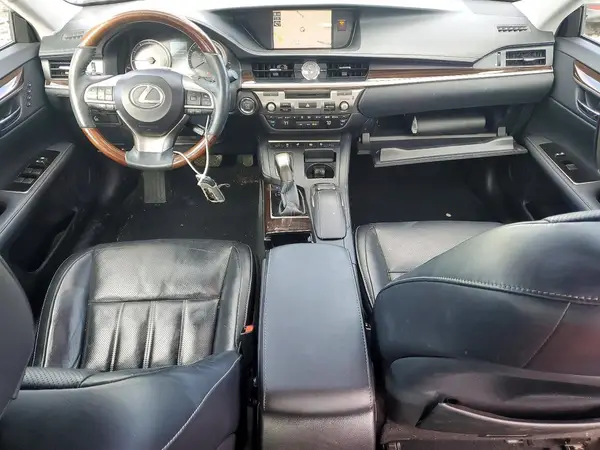 58ABK1GG1HU063788 2017 LEXUS ES - Image 8