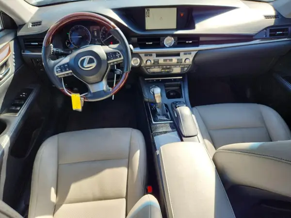 58ABK1GG1HU064553 2017 LEXUS ES - Image 8