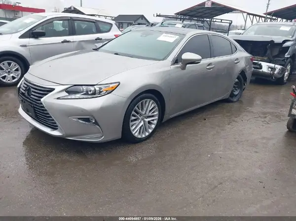 58ABK1GG1HU065802 2017 LEXUS ES - Image 2