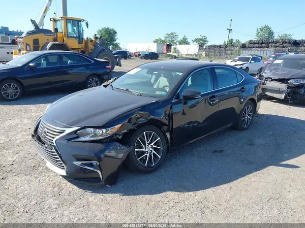 58ABK1GG1HU066948 2017 LEXUS ES - Image 2