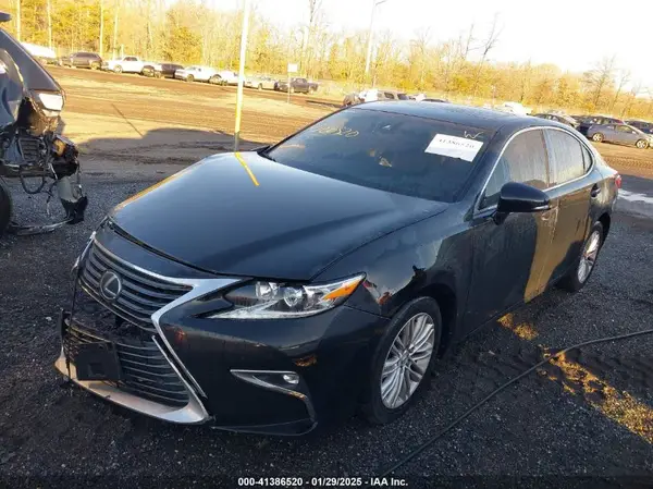 58ABK1GG1HU068635 2017 LEXUS ES - Image 2