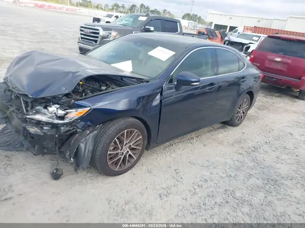 58ABK1GG1HU071728 2017 LEXUS ES - Image 2
