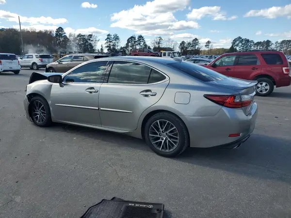 58ABK1GG1HU072832 2017 LEXUS ES - Image 2