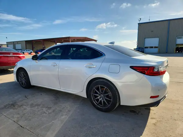 58ABK1GG1HU073558 2017 LEXUS ES - Image 2