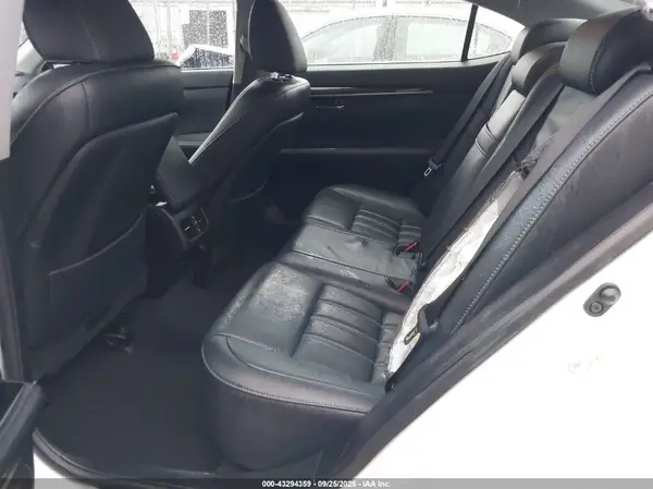 58ABK1GG1HU075052 2017 LEXUS ES - Image 8