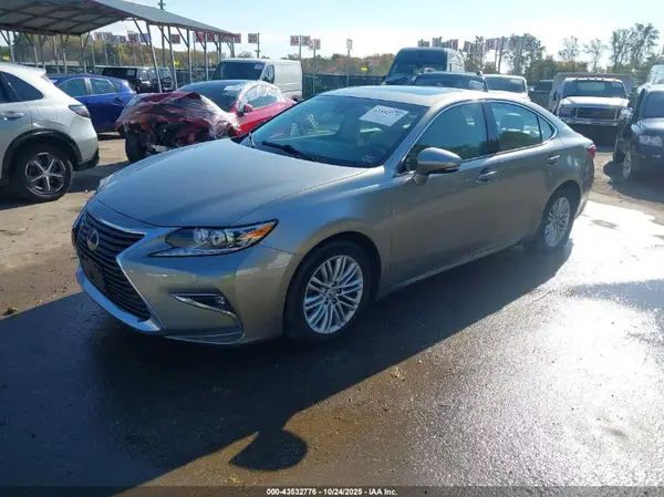58ABK1GG1HU075181 2017 LEXUS ES - Image 2