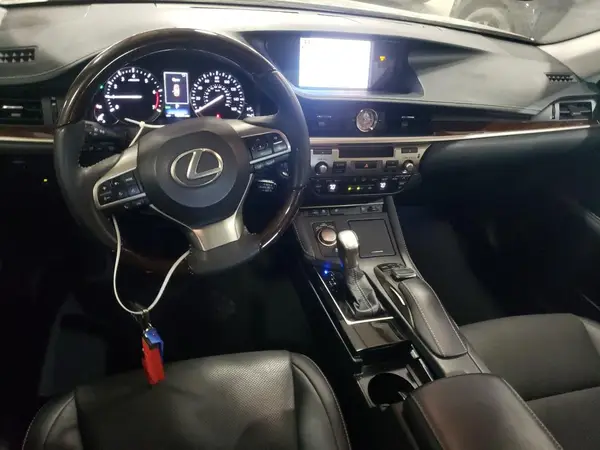 58ABK1GG1HU075262 2017 LEXUS ES - Image 8