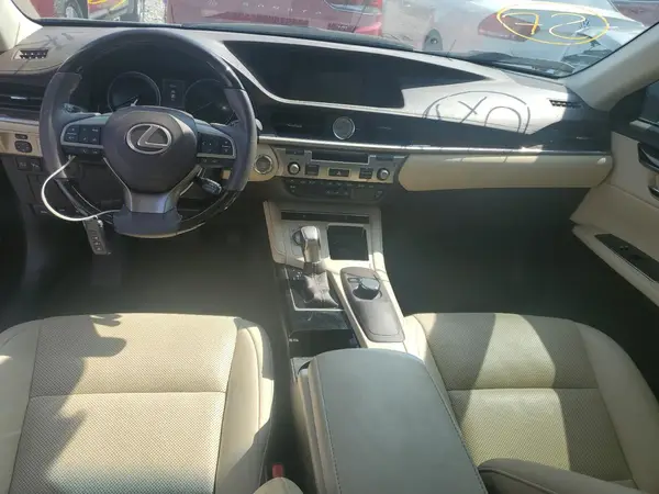 58ABK1GG1HU076802 2017 LEXUS ES - Image 8