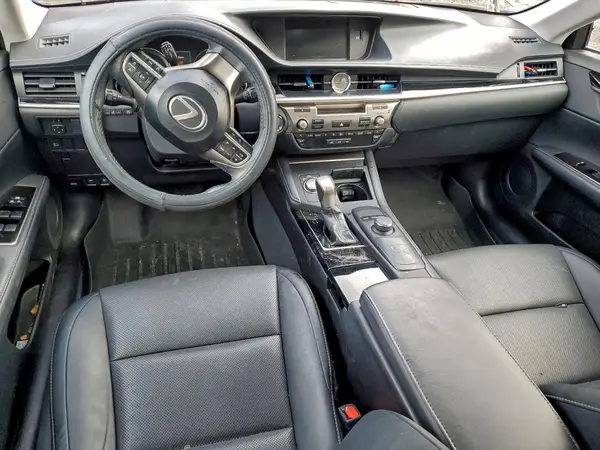 58ABK1GG1HU077173 2017 LEXUS ES - Image 8