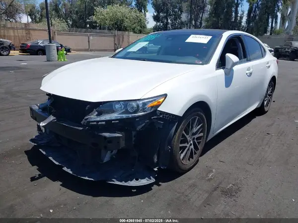 58ABK1GG1HU079506 2017 LEXUS ES - Image 2
