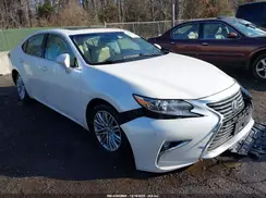 58ABK1GG1JU080578 2018 LEXUS ES