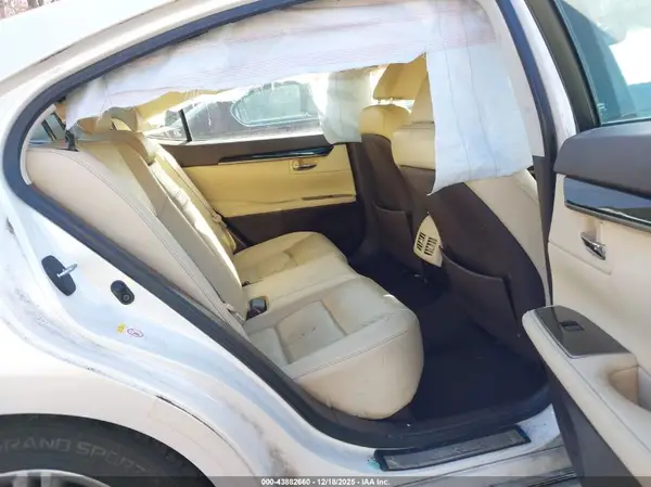 58ABK1GG1JU080578 2018 LEXUS ES - Image 8