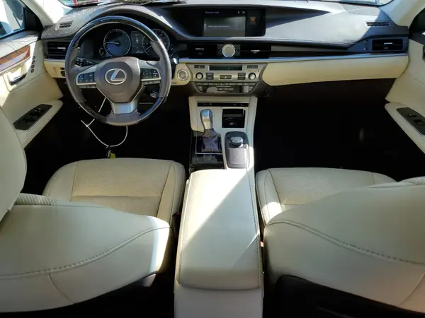 58ABK1GG1JU084159 2018 LEXUS ES - Image 8