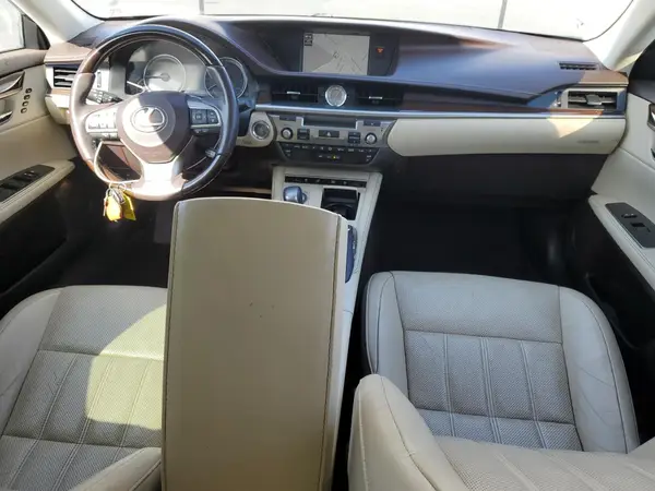 58ABK1GG1JU084999 2018 LEXUS ES - Image 8