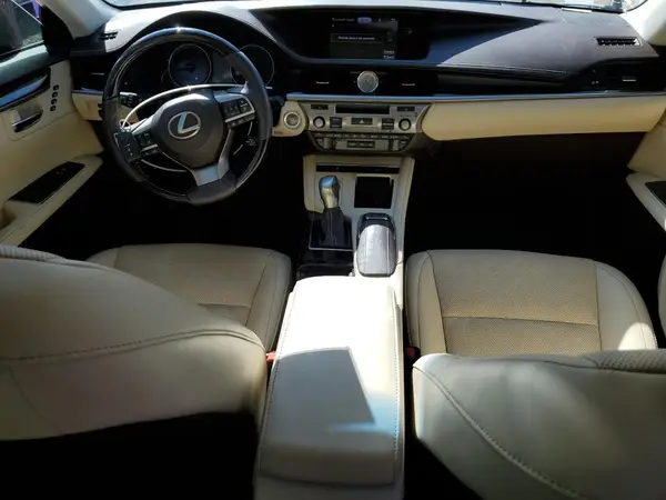 58ABK1GG1JU085036 2018 LEXUS ES - Image 8