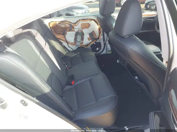 58ABK1GG1JU086719 2018 LEXUS ES - Image 8