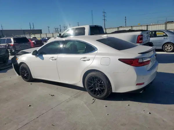 58ABK1GG1JU090561 2018 LEXUS ES - Image 2