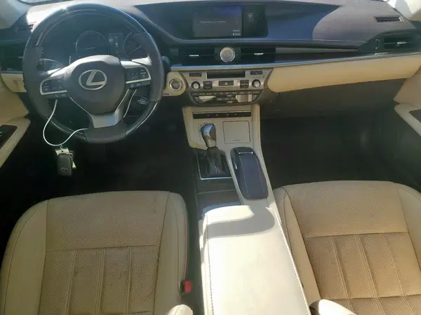 58ABK1GG1JU090561 2018 LEXUS ES - Image 8