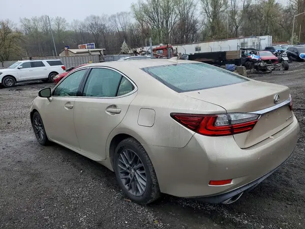 58ABK1GG1JU091662 2018 LEXUS ES - Image 2