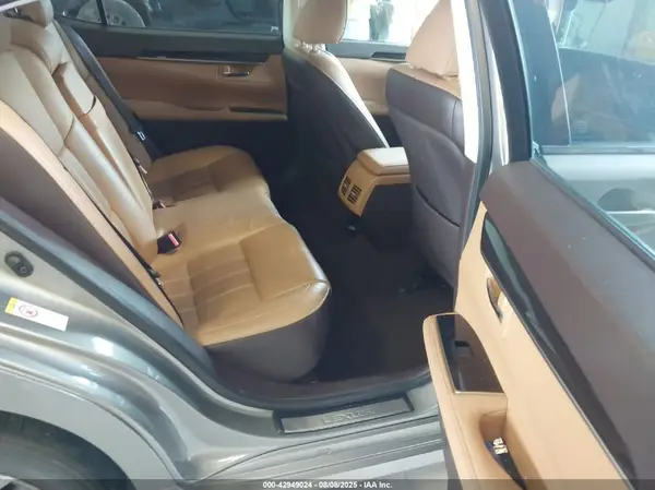 58ABK1GG1JU091807 2018 LEXUS ES - Image 8