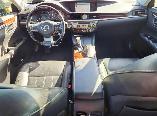 58ABK1GG1JU092682 2018 LEXUS ES - Image 8