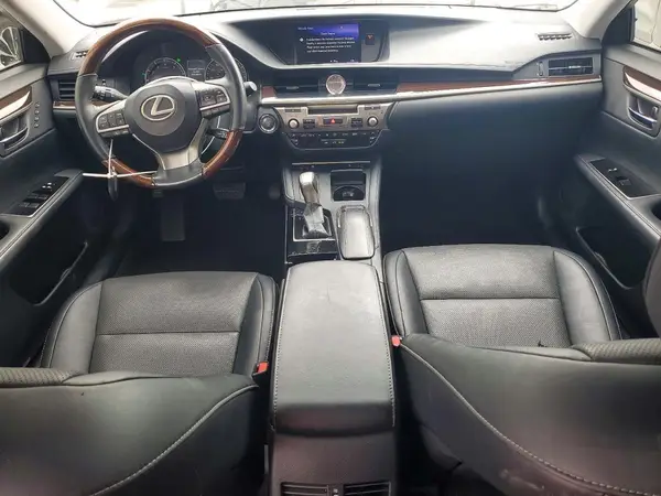 58ABK1GG1JU092942 2018 LEXUS ES - Image 8