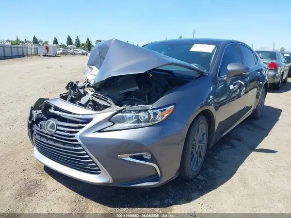 58ABK1GG1JU093377 2018 LEXUS ES - Image 2