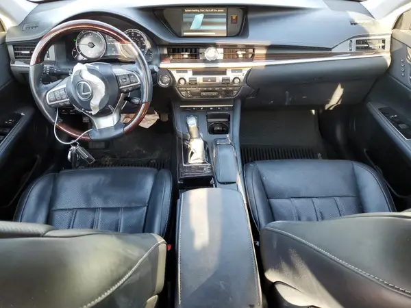 58ABK1GG1JU094903 2018 LEXUS ES - Image 8