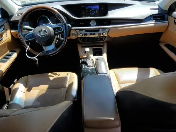 58ABK1GG1JU096179 2018 LEXUS ES - Image 8