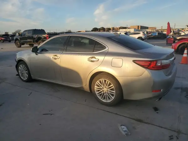 58ABK1GG1JU097140 2018 LEXUS ES - Image 2