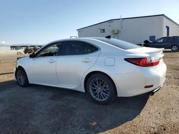 58ABK1GG1JU097851 2018 LEXUS ES - Image 2