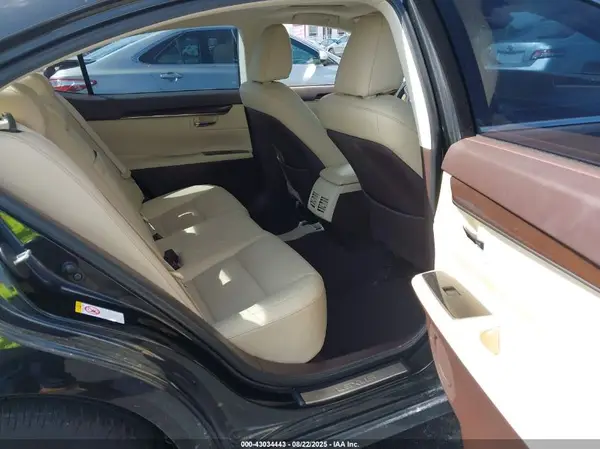 58ABK1GG1JU100859 2018 LEXUS ES - Image 8