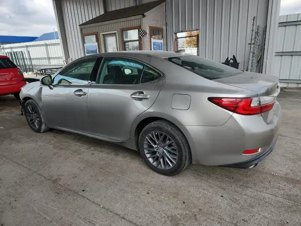 58ABK1GG1JU105253 2018 LEXUS ES - Image 2