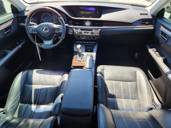 58ABK1GG1JU105463 2018 LEXUS ES - Image 8