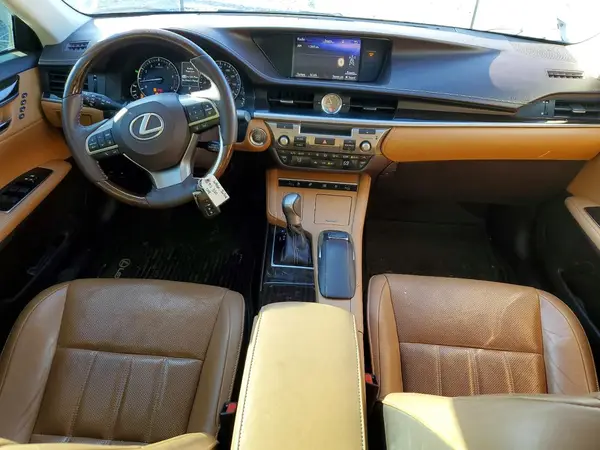 58ABK1GG1JU105625 2018 LEXUS ES - Image 8