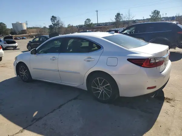 58ABK1GG1JU105673 2018 LEXUS ES - Image 2