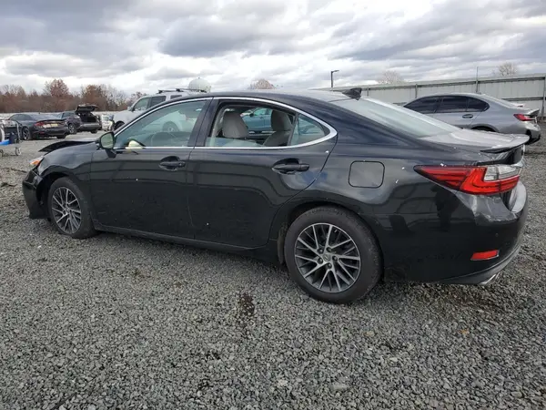 58ABK1GG1JU105897 2018 LEXUS ES - Image 2