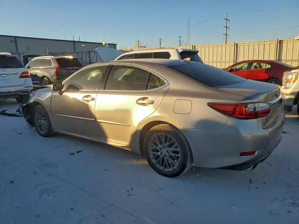 58ABK1GG1JU106211 2018 LEXUS ES - Image 2