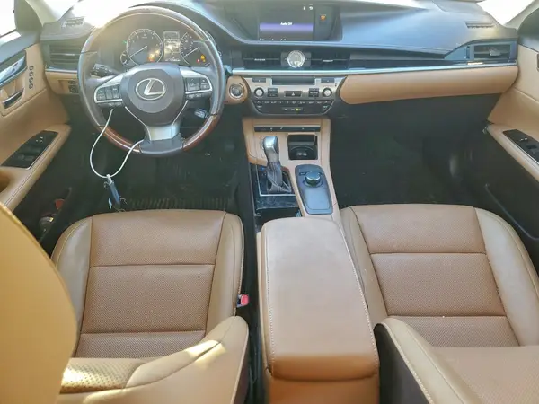 58ABK1GG1JU106211 2018 LEXUS ES - Image 8