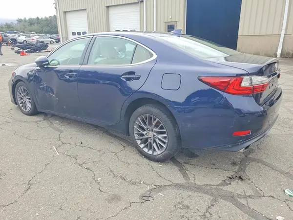 58ABK1GG1JU107844 2018 LEXUS ES - Image 2