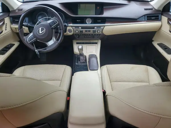 58ABK1GG1JU107844 2018 LEXUS ES - Image 8