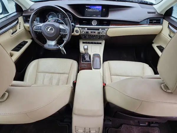 58ABK1GG1JU108086 2018 LEXUS ES - Image 8