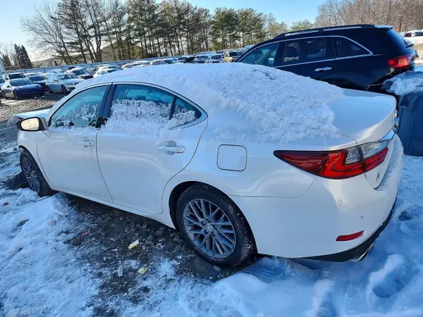 58ABK1GG1JU110484 2018 LEXUS ES - Image 2