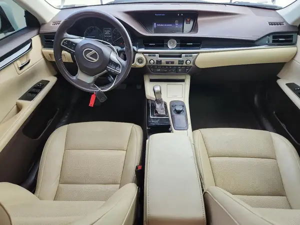 58ABK1GG1JU117306 2018 LEXUS ES - Image 8