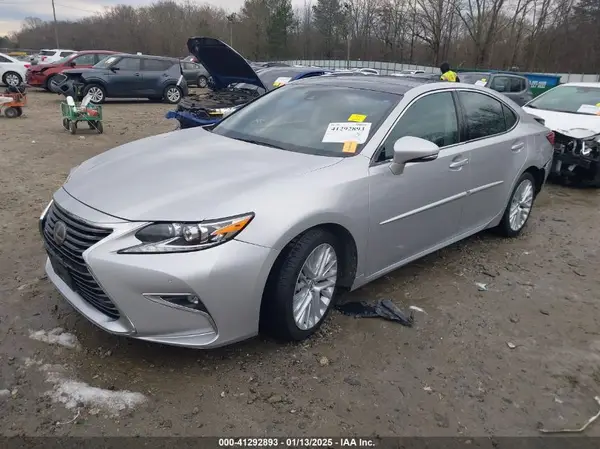 58ABK1GG2GU010970 2016 LEXUS ES - Image 2