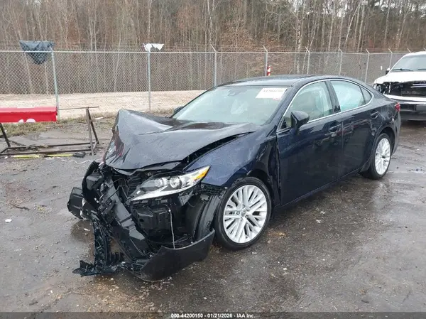 58ABK1GG2GU010998 2016 LEXUS ES - Image 2